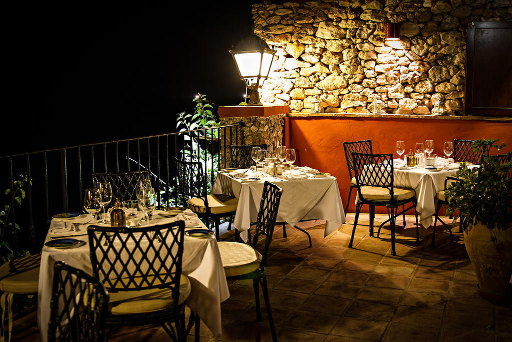 Hotel Carabeo Nerja Exterior photo